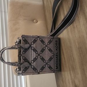 Miachel Kors Crossbody Handbag